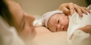 jak przyspieszyć poród, jak wywołać poród, jak przyspieszyć poród domowymi sposobami